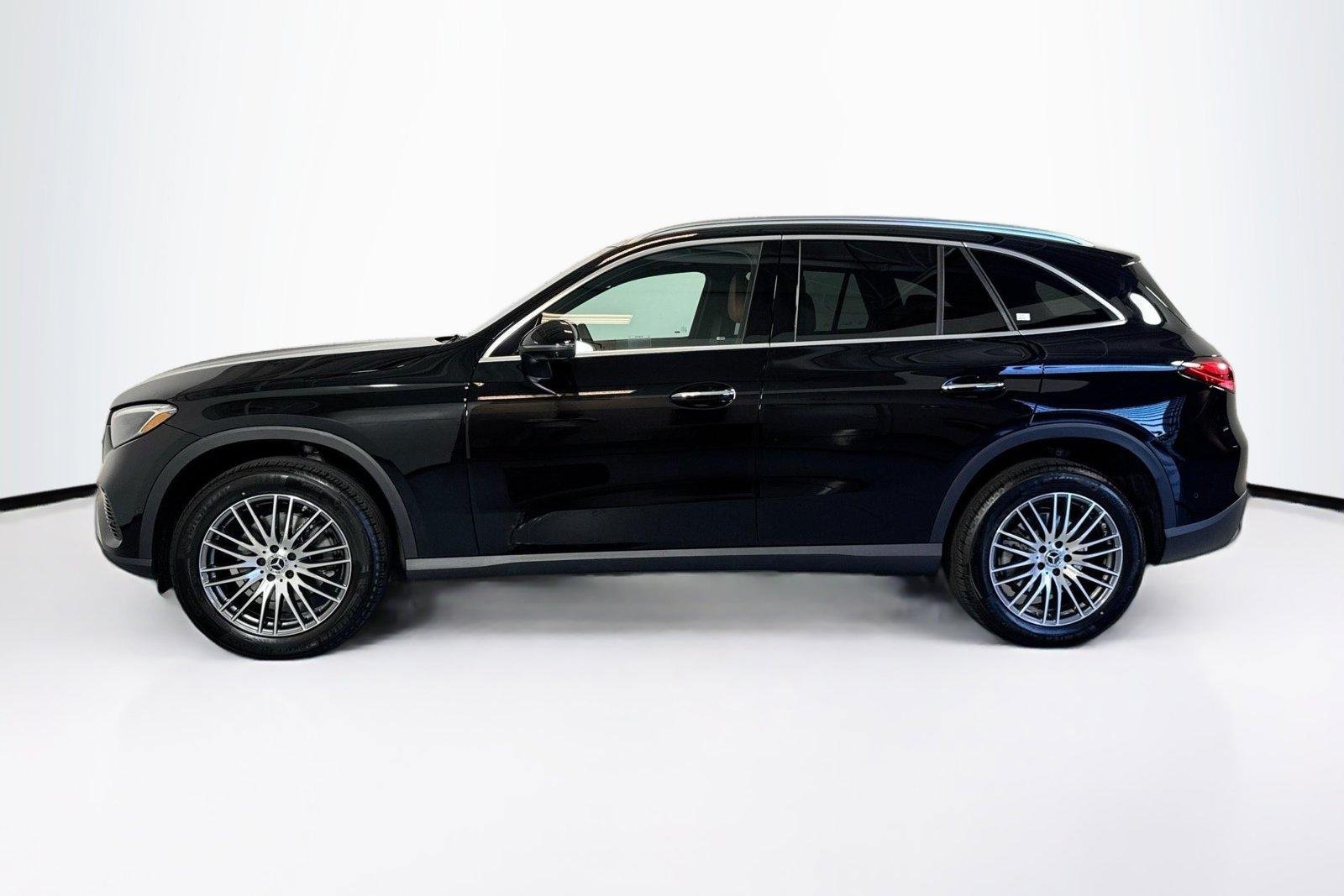 New 2026 Black Mercedes-Benz GLC 300 image 8