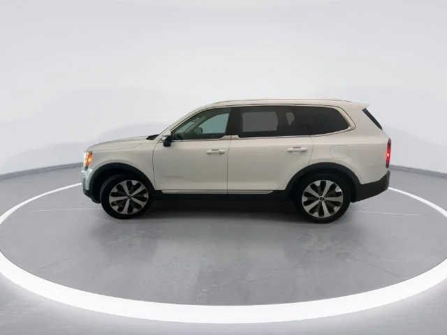 Used 2021 White Kia EX image 9