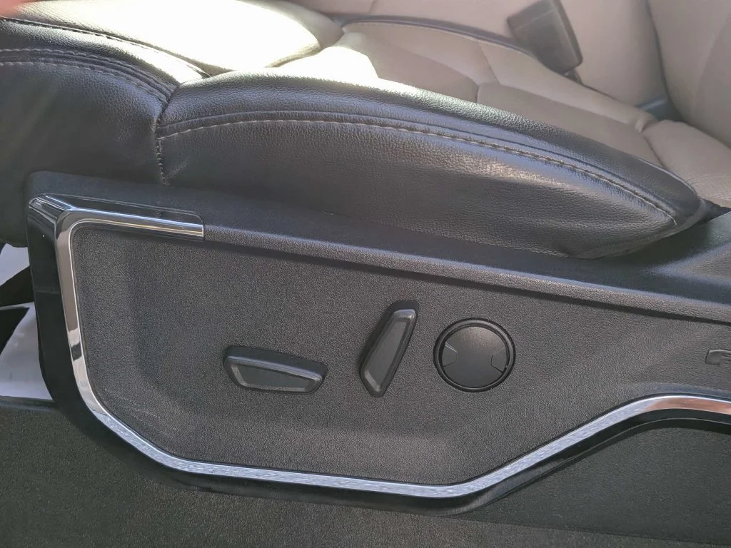 Used 2024 White Metallic Ford Lariat image 17
