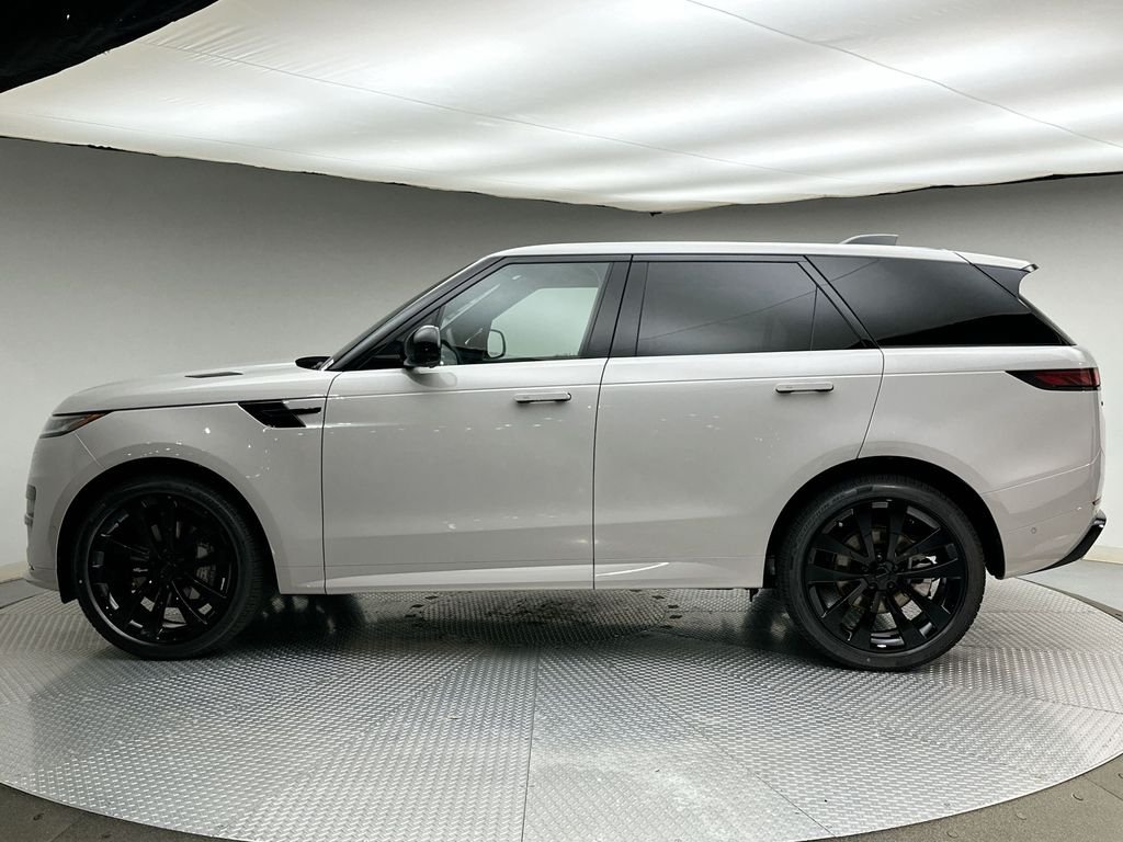 New 2026 Borasco Grey Metallic Land Rover Dynamic SE image 2