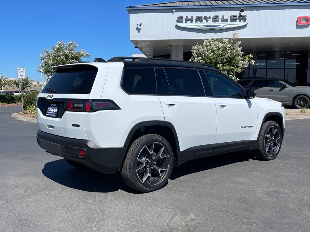 New 2026 Bright White Clear-Coat Exterior Paint Jeep Overland image 4