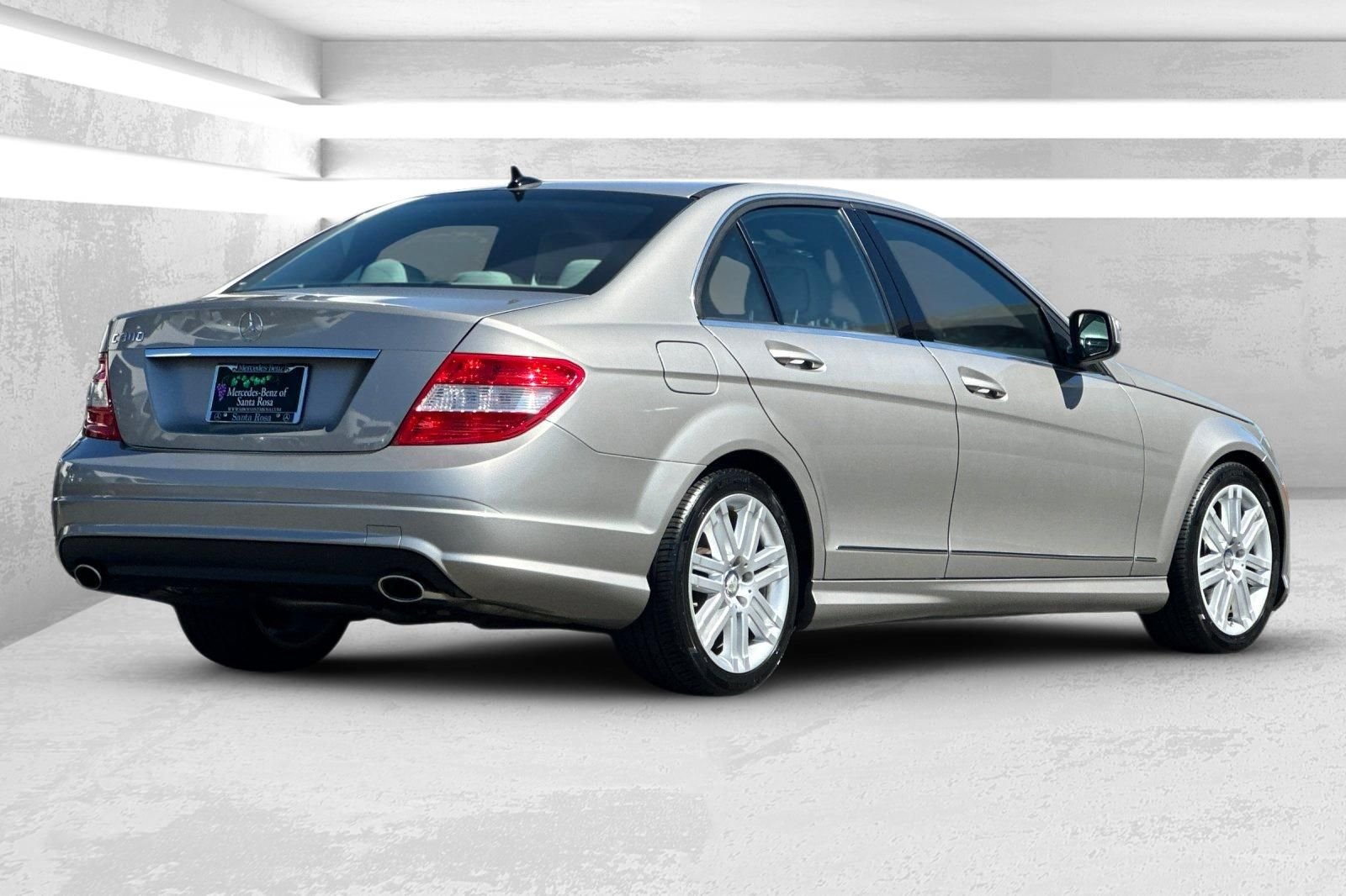 Used 2009 Silver Mercedes-Benz C 300 image 4