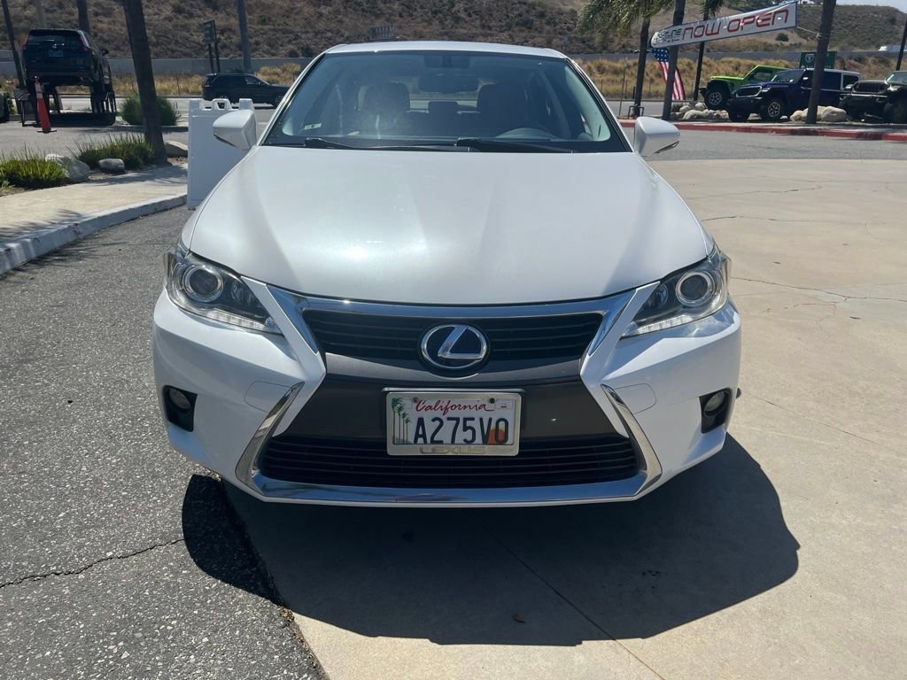 Used 2017 Ultra White w/Black Roof Lexus 200h image 8