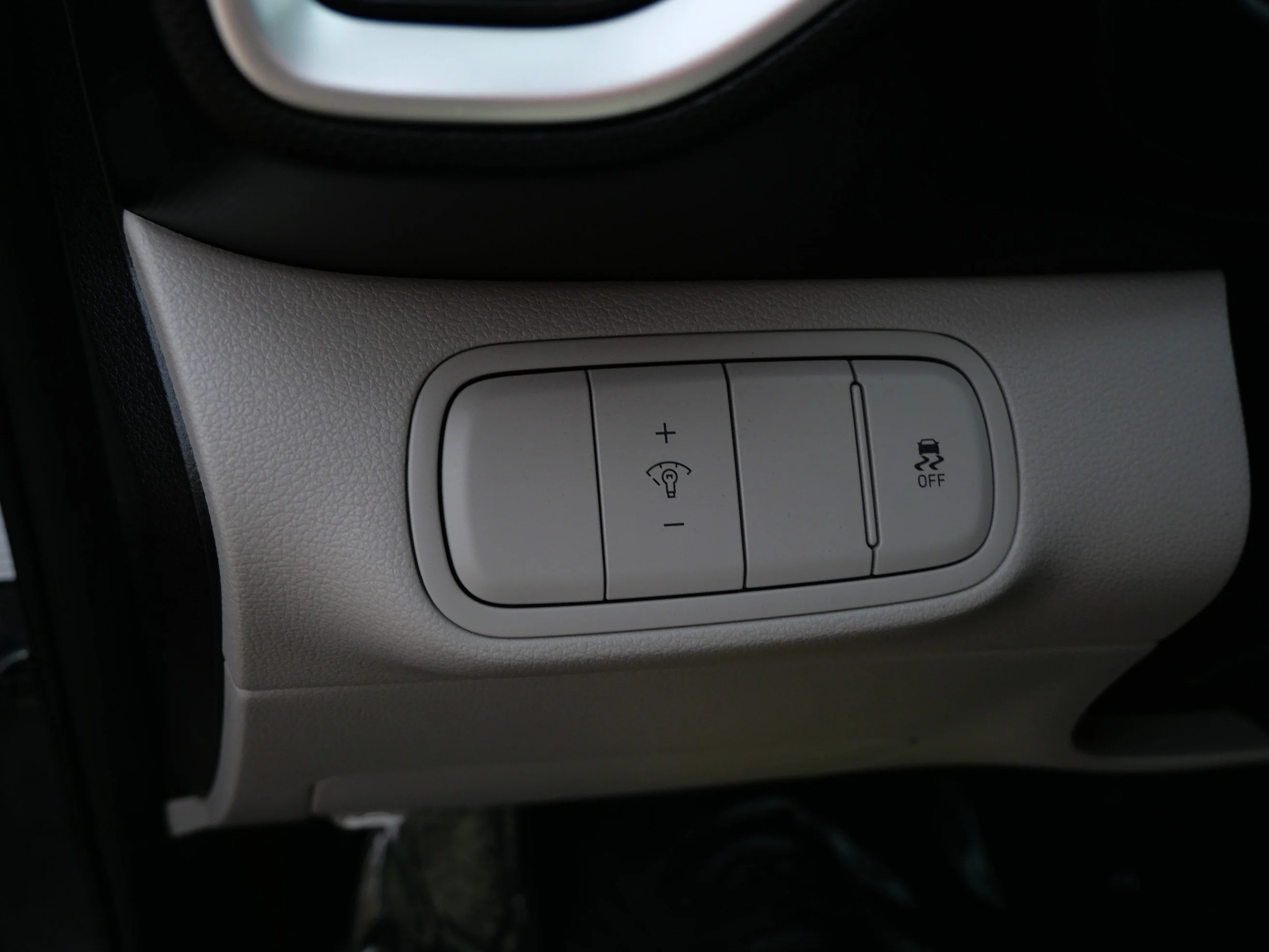 2025 Hyundai Venue SEL - Photo 24