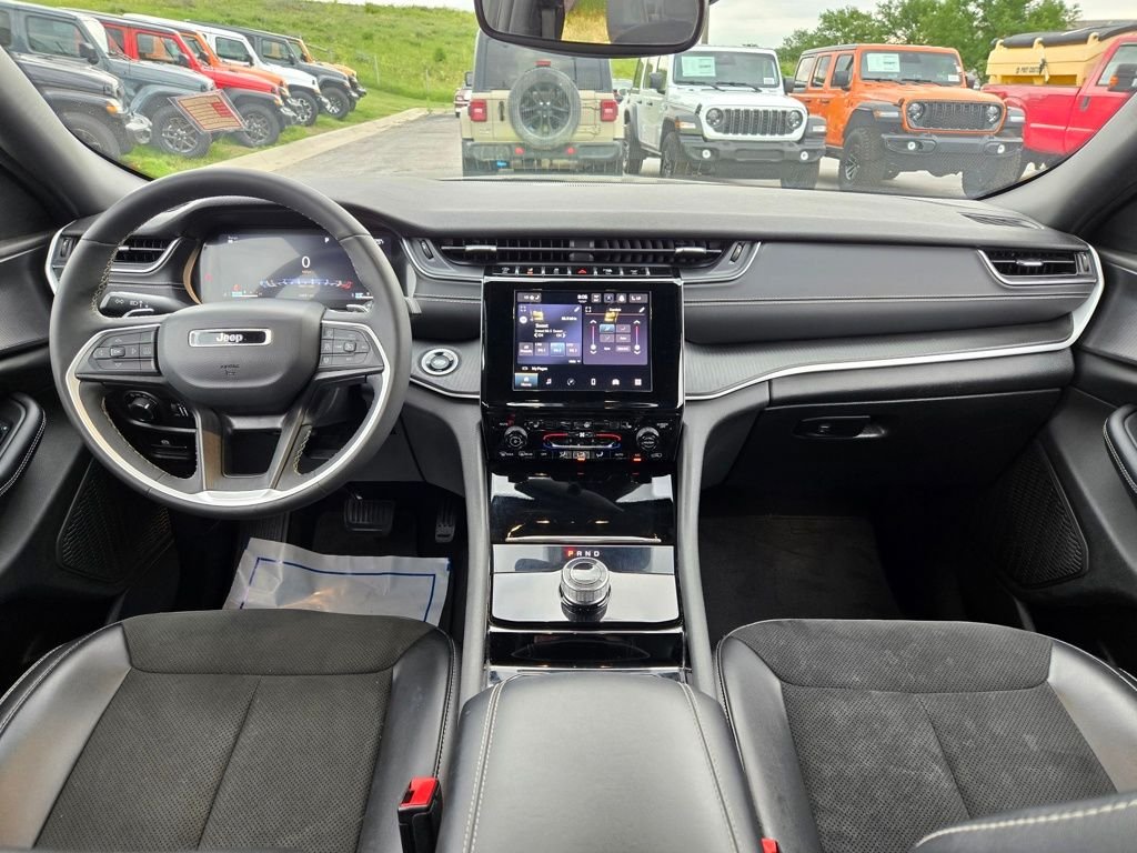 Used 2023 Black Jeep Altitude X image 19