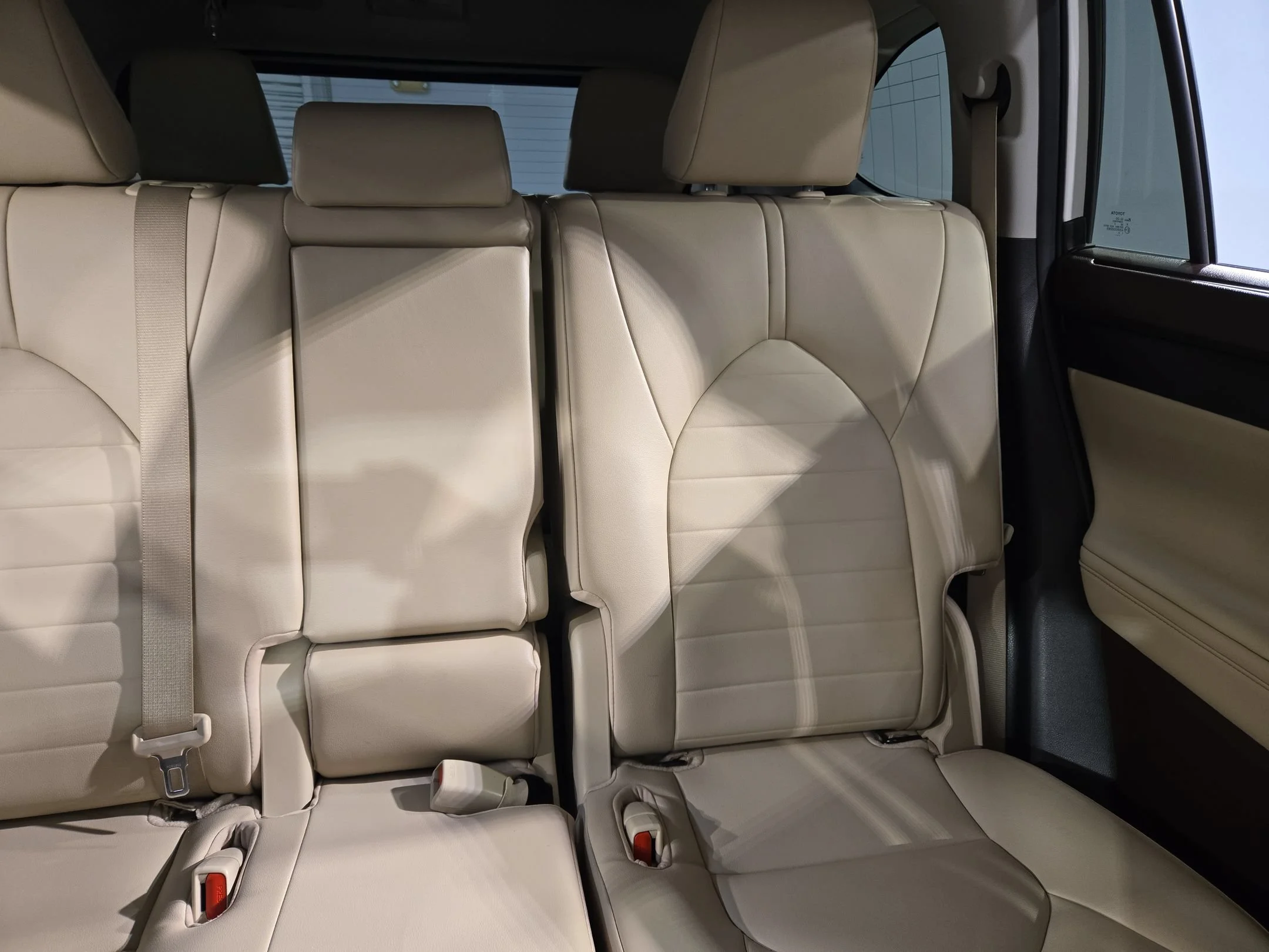 Used 2022 Wind Chill Pearl Toyota XLE image 14