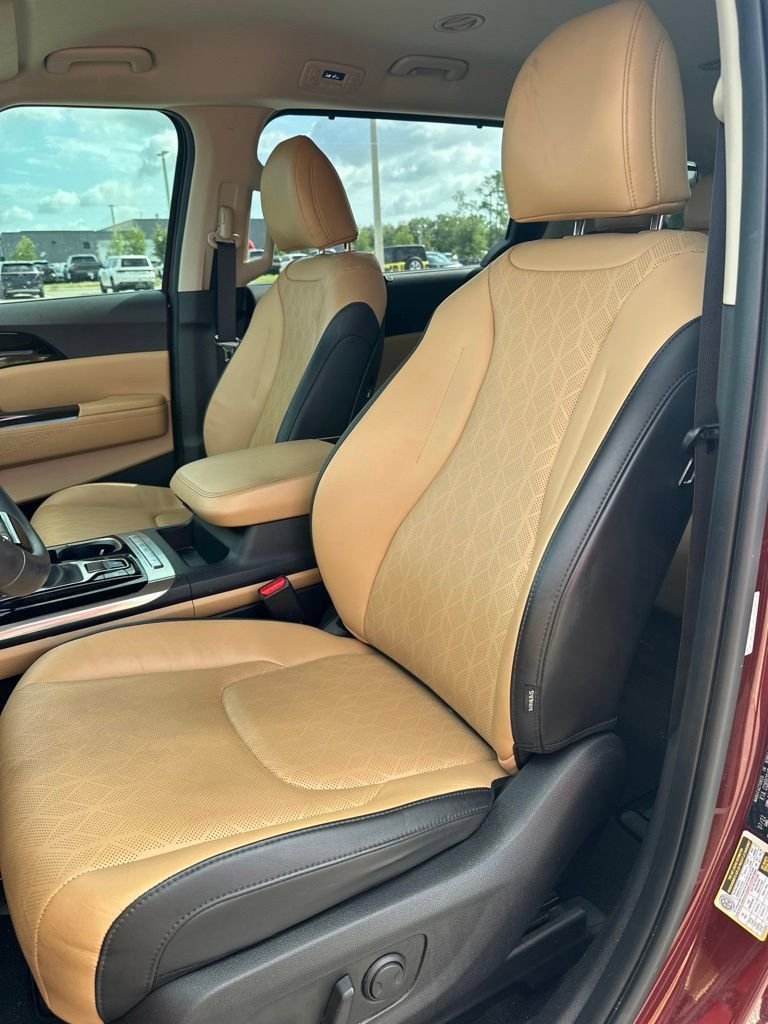 Used 2023 Red Kia EX image 18