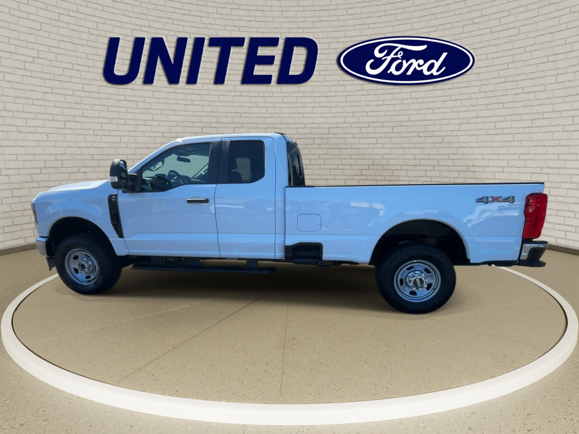 New 2027 Oxford White Ford F-350® XL image 6