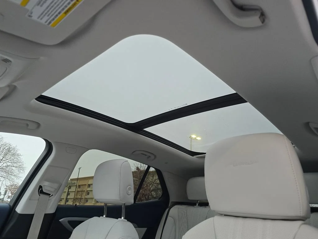 New 2026 Iridescent White Tricoat Buick Avenir image 25