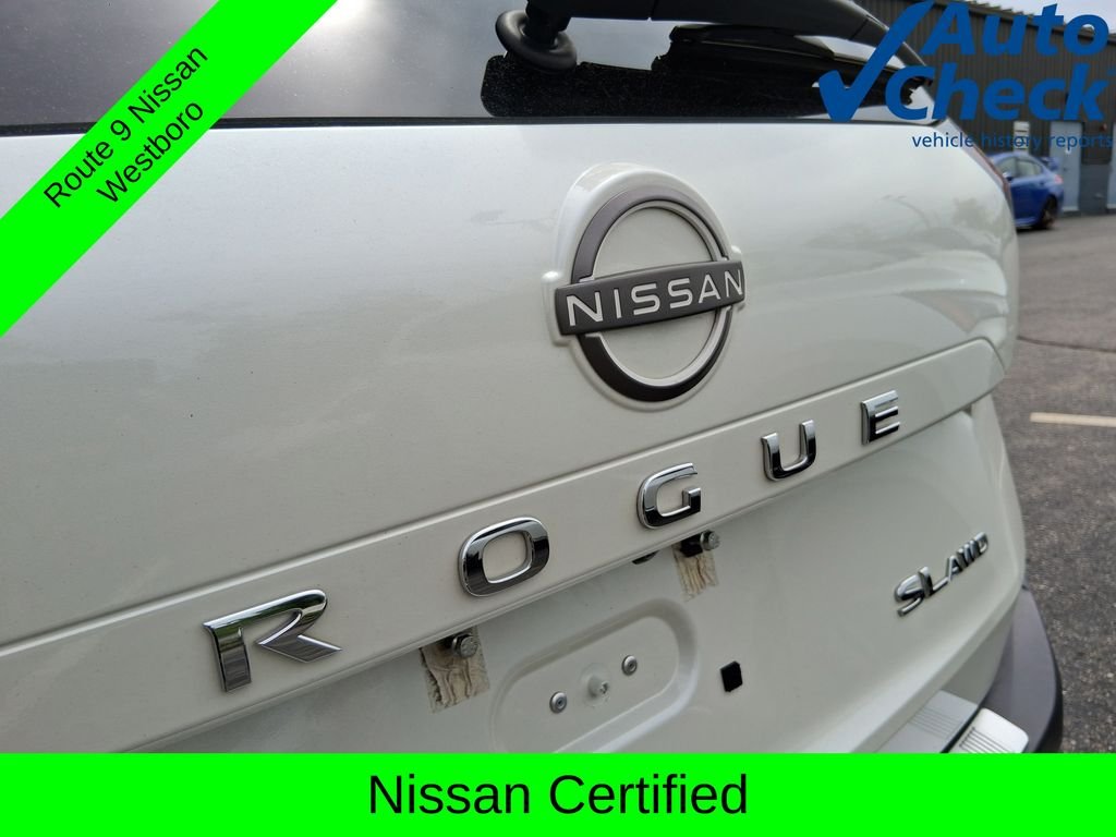 Used 2023 White Nissan SL image 12