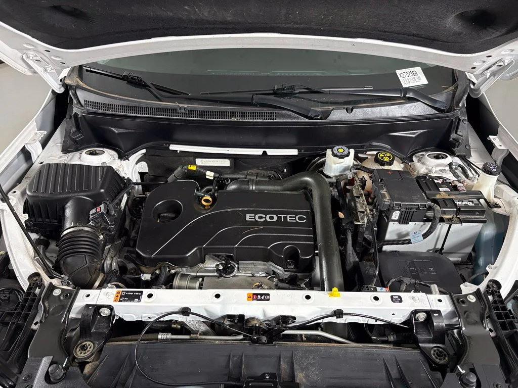 Used 2021 White GMC SLE image 41
