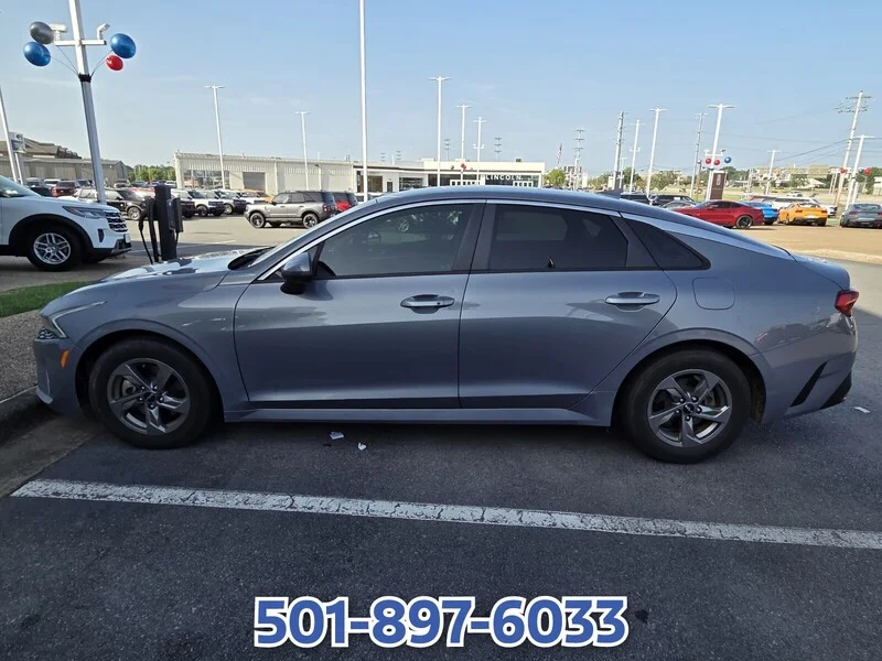 Used 2022 Silver KIA LXS image 3