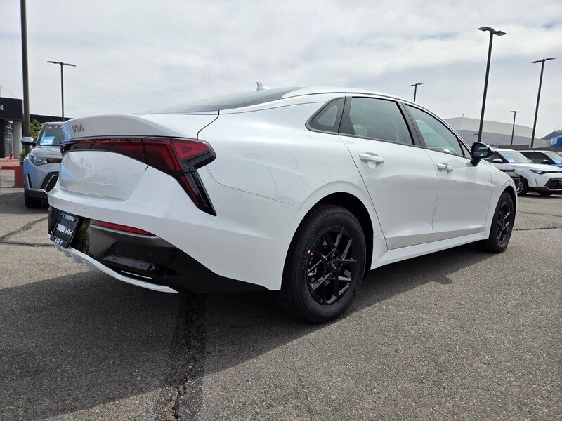 New 2026 Snow White Pearl Kia LXS FWD image 3
