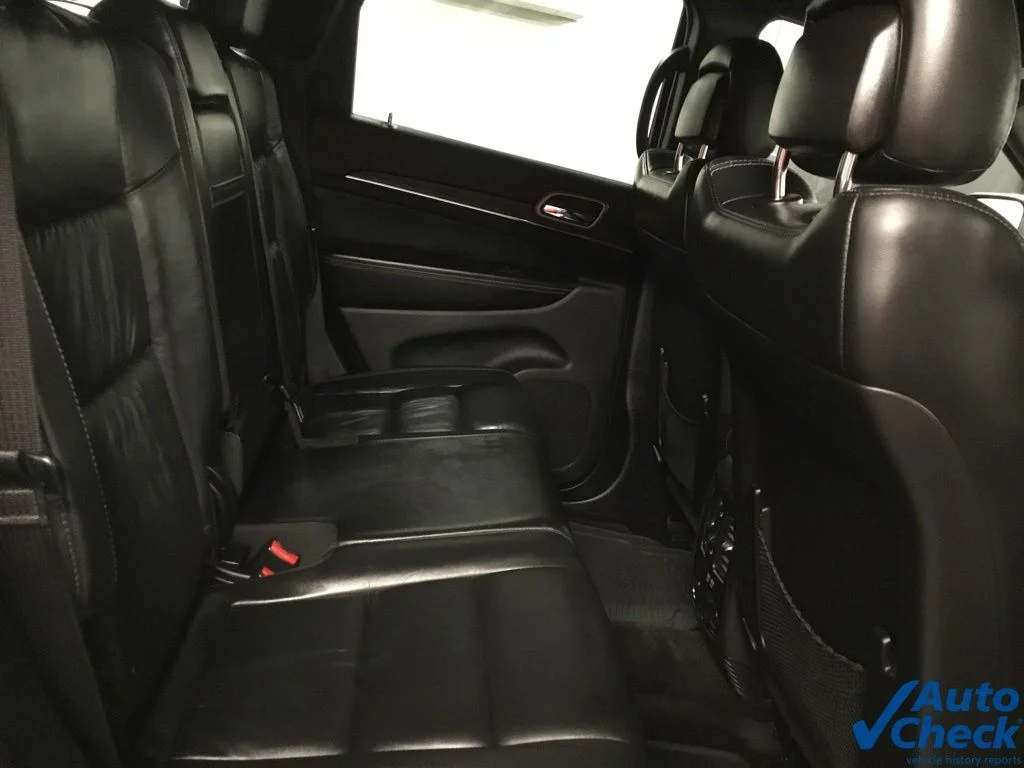 Used 2016 Silver Jeep Limited image 33