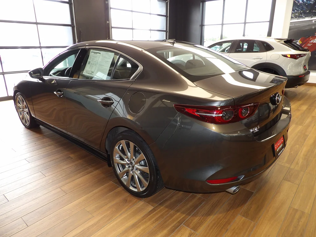 Used 2021 Machine Gray Metallic Mazda Premium image 8