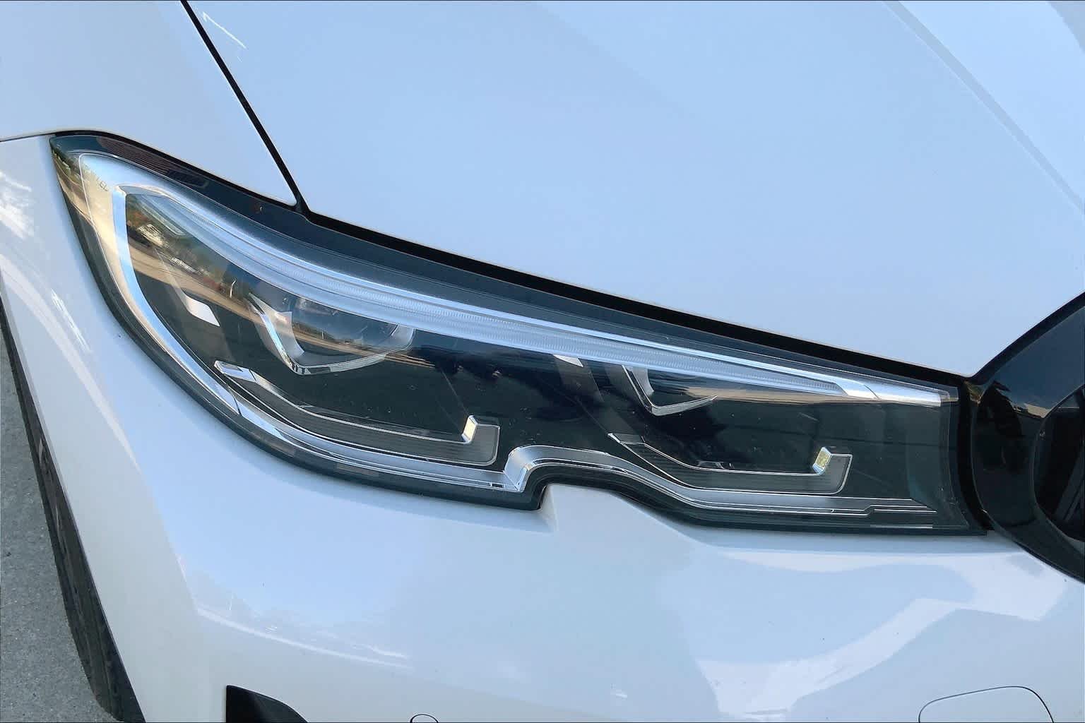 Used 2020 Alpine White BMW 330i xDrive image 26