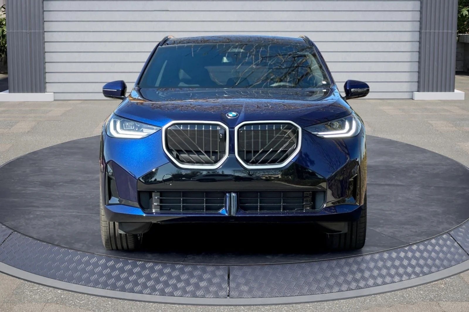 New 2026 Tanzanite Blue II Metallic BMW 30 xDrive image 2