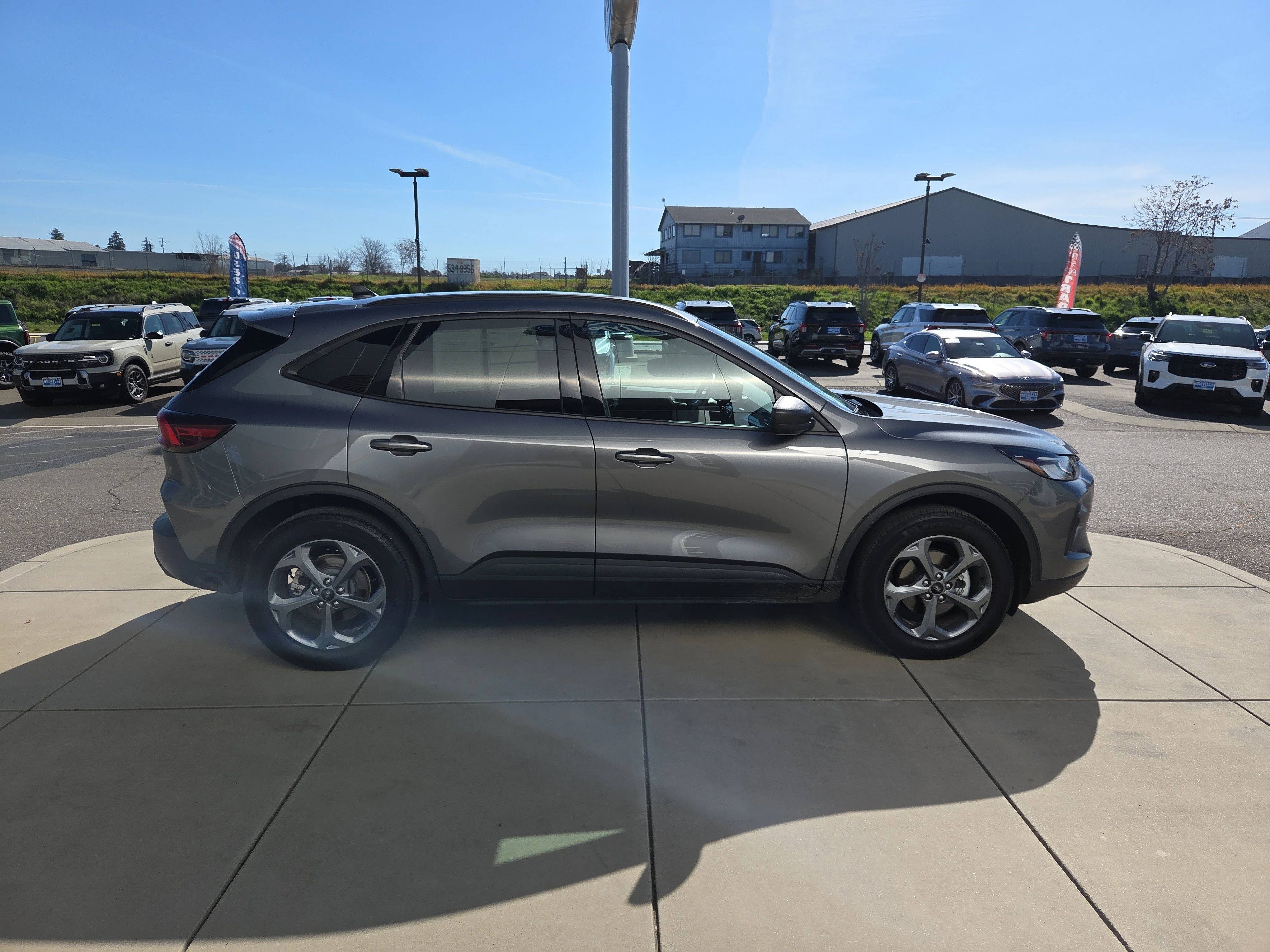 2025 Ford Escape ST-Line - Photo 6