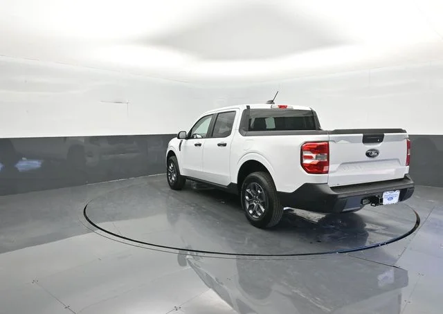 New 2026 Oxford White Ford XLT image 5