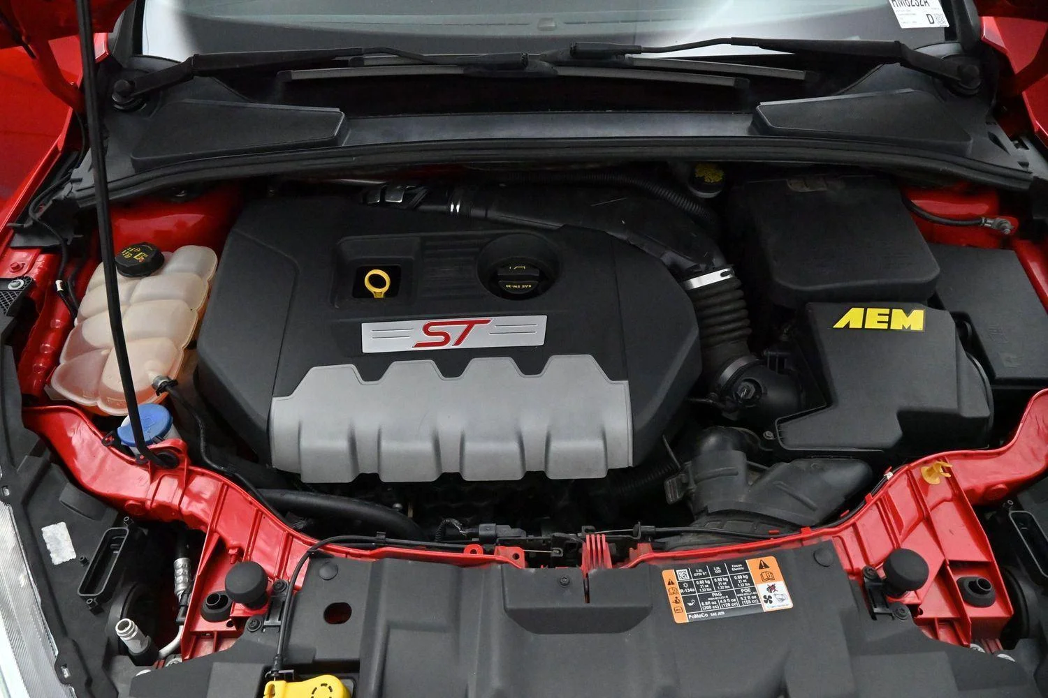 Used 2016 Race Red Ford ST image 32