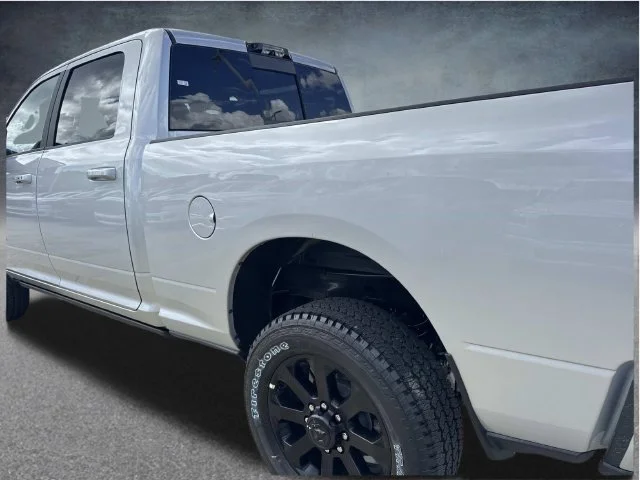 New 2027 Silver-Zynith Exterior Paint RAM Laramie image 17