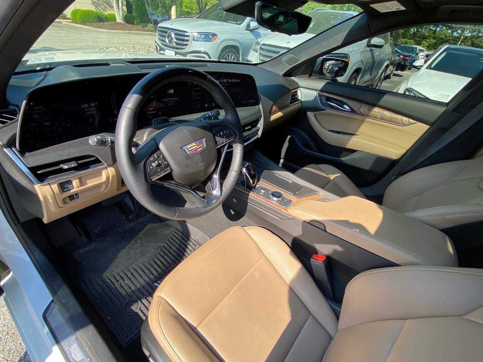 Used 2025 Crystal White Tricoat Cadillac Premium Luxury image 31