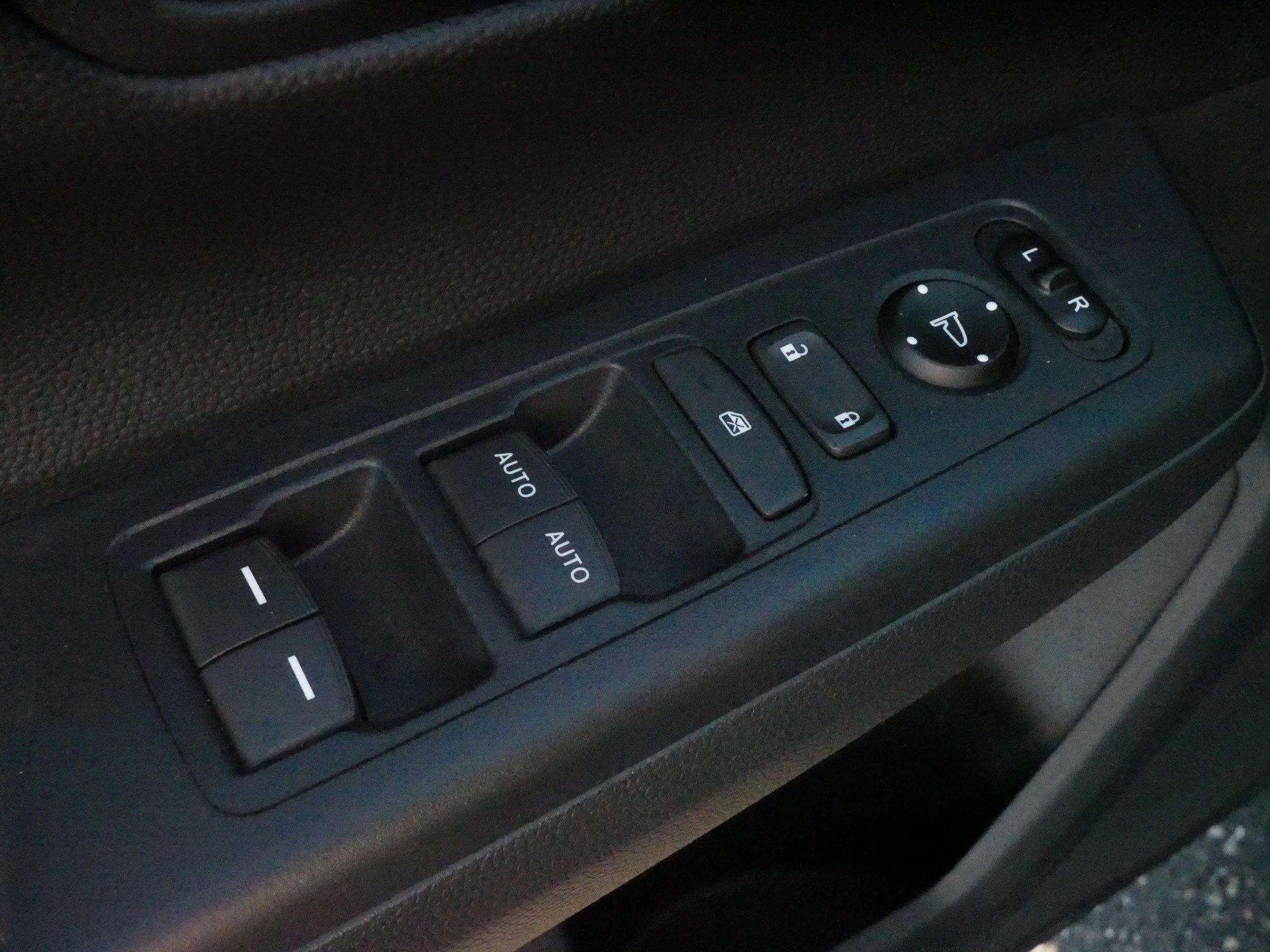 Used 2025 Meteorite Gray Metallic Honda Sport image 19