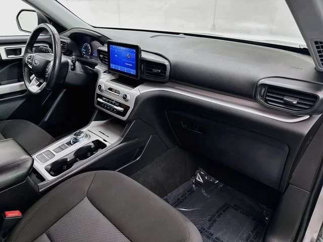 Used 2024 Silver Metallic Ford XLT image 29