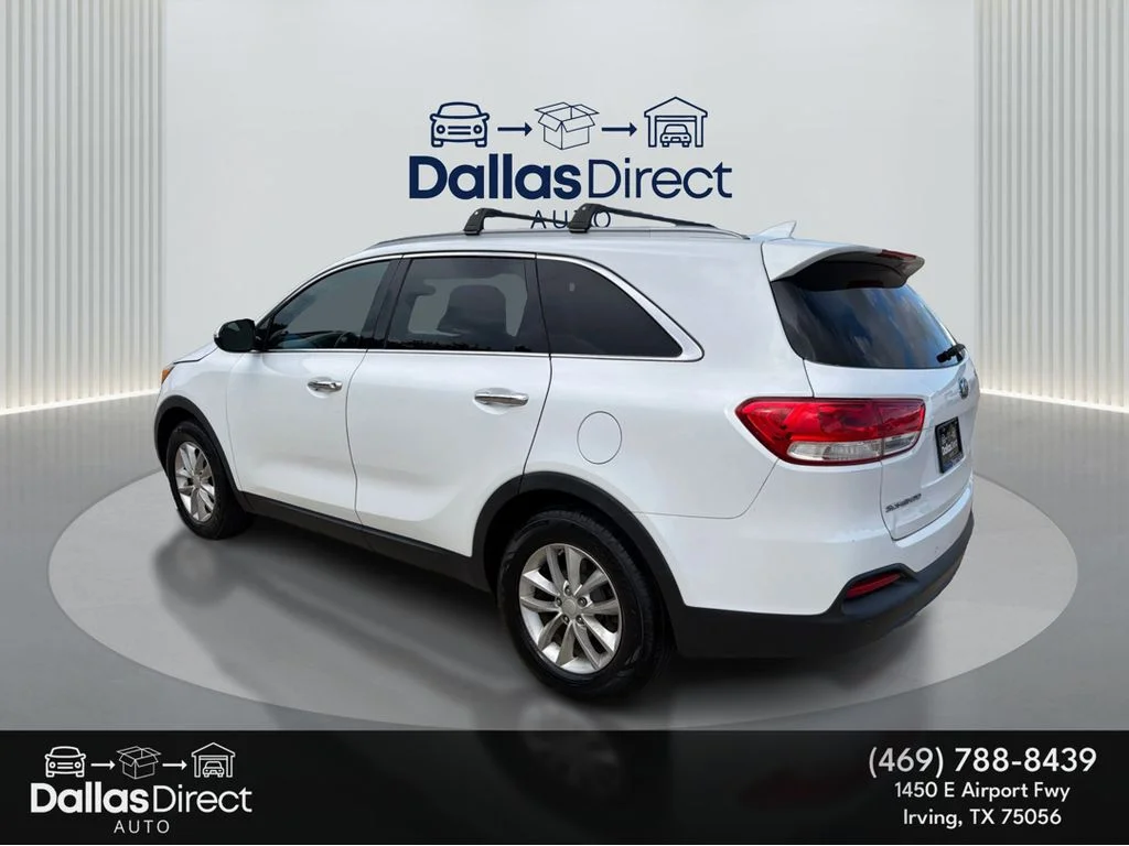 Used 2016 Snow White Pearl Kia LX image 8