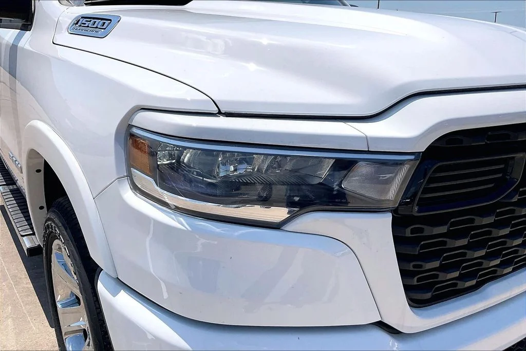New 2026 Bright White Clear-Coat Exterior Paint RAM Big Horn/Lone Star image 16
