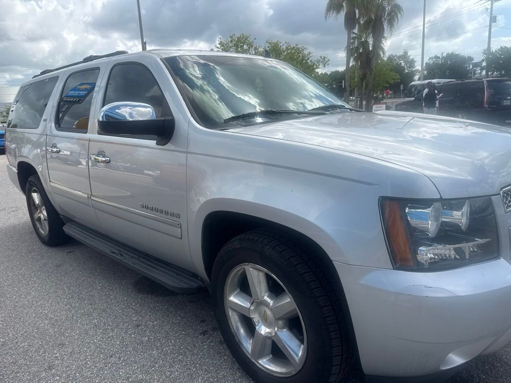 Used 2014 Silver Chevrolet LTZ image 3