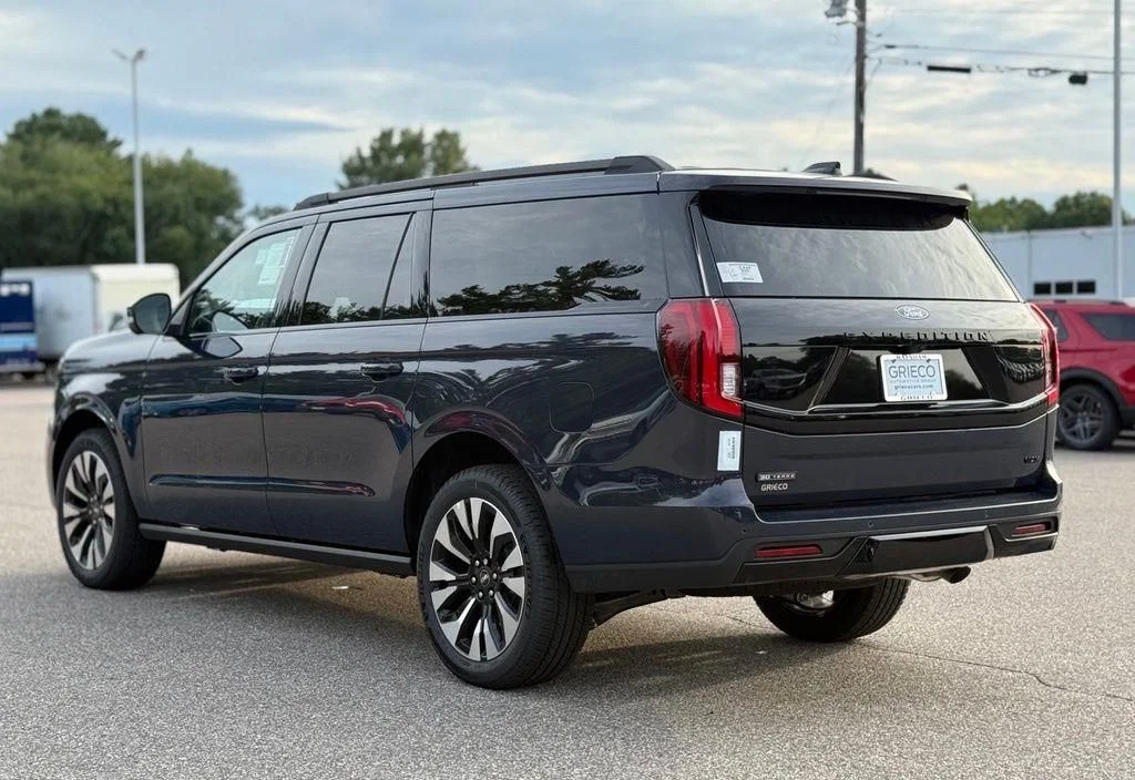 New 2027 Blue Ford Platinum image 10
