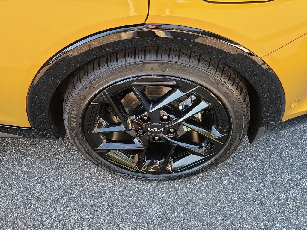 New 2026 Sparkling Yellow Kia GT-Line Turbo image 37