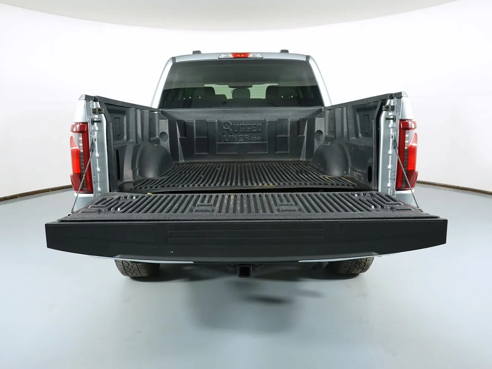 Used 2025 Iconic Silver Metallic Ford XLT image 6