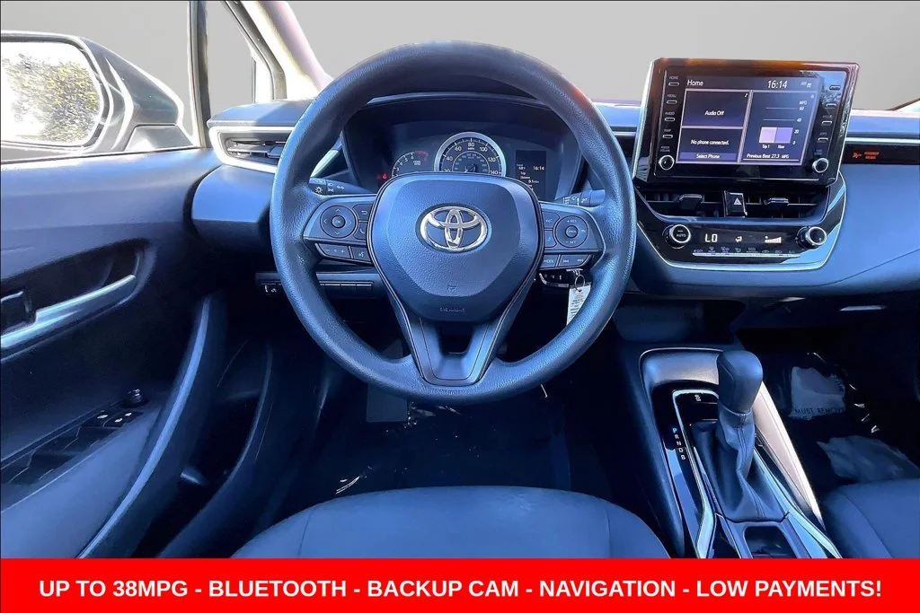 Used 2020 White Toyota LE image 8