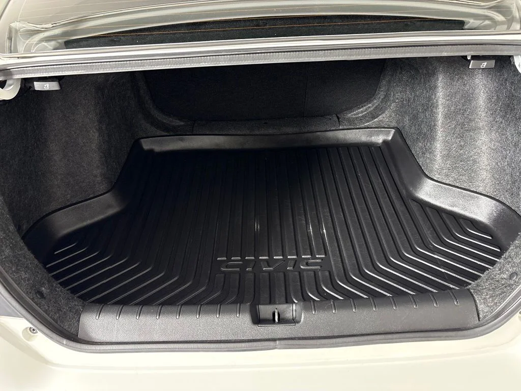Used 2018  Honda EX image 34