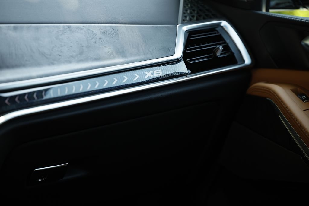 Used 2026 Tanzanite Blue II Met BMW xDrive40i image 30