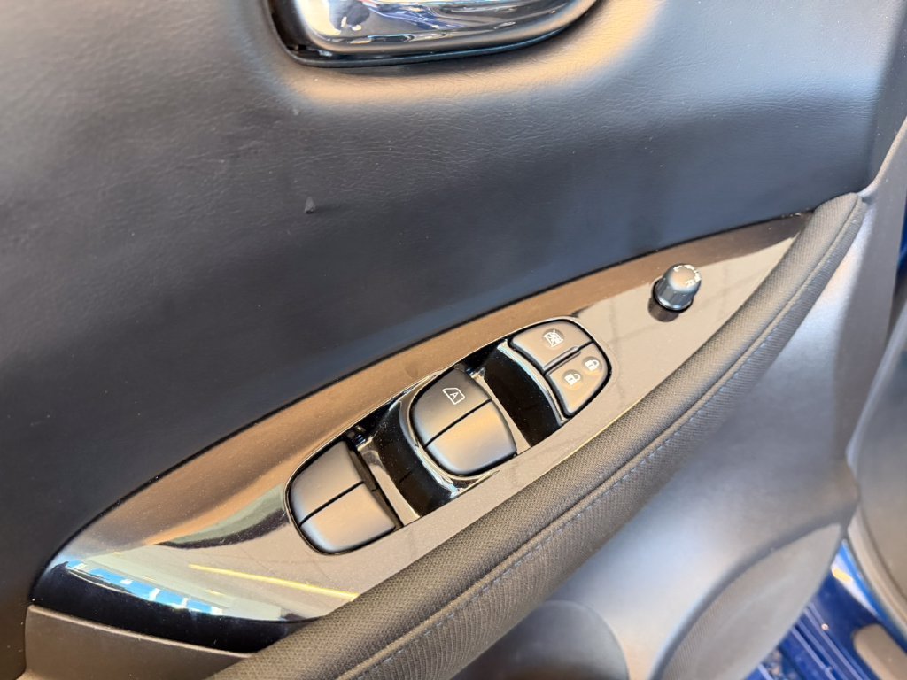 Used 2025 Deep Blue Pearl Nissan SV Plus image 15