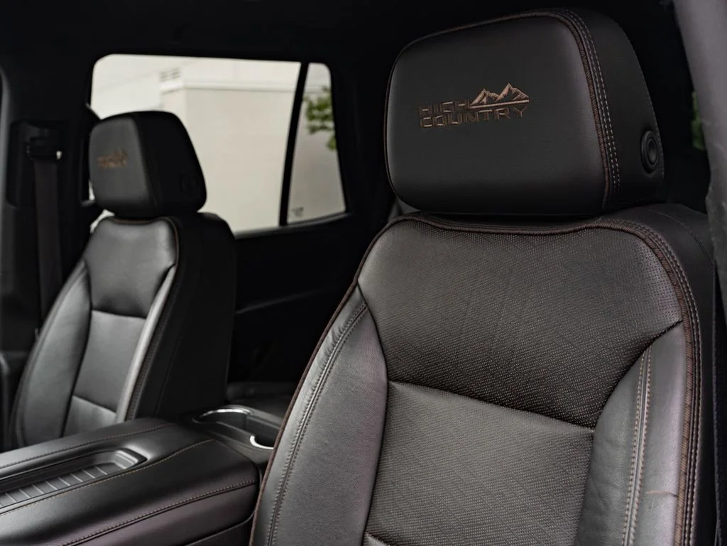 Used 2021 Summit White Chevrolet High Country image 25