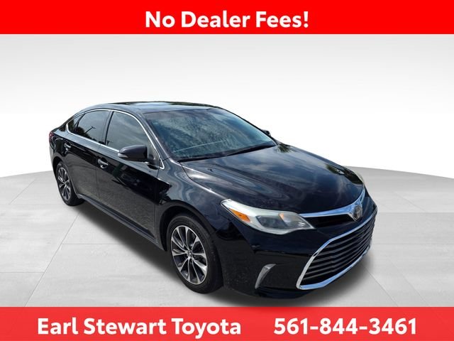 Used 2018 Black Toyota XLE Premium image 2