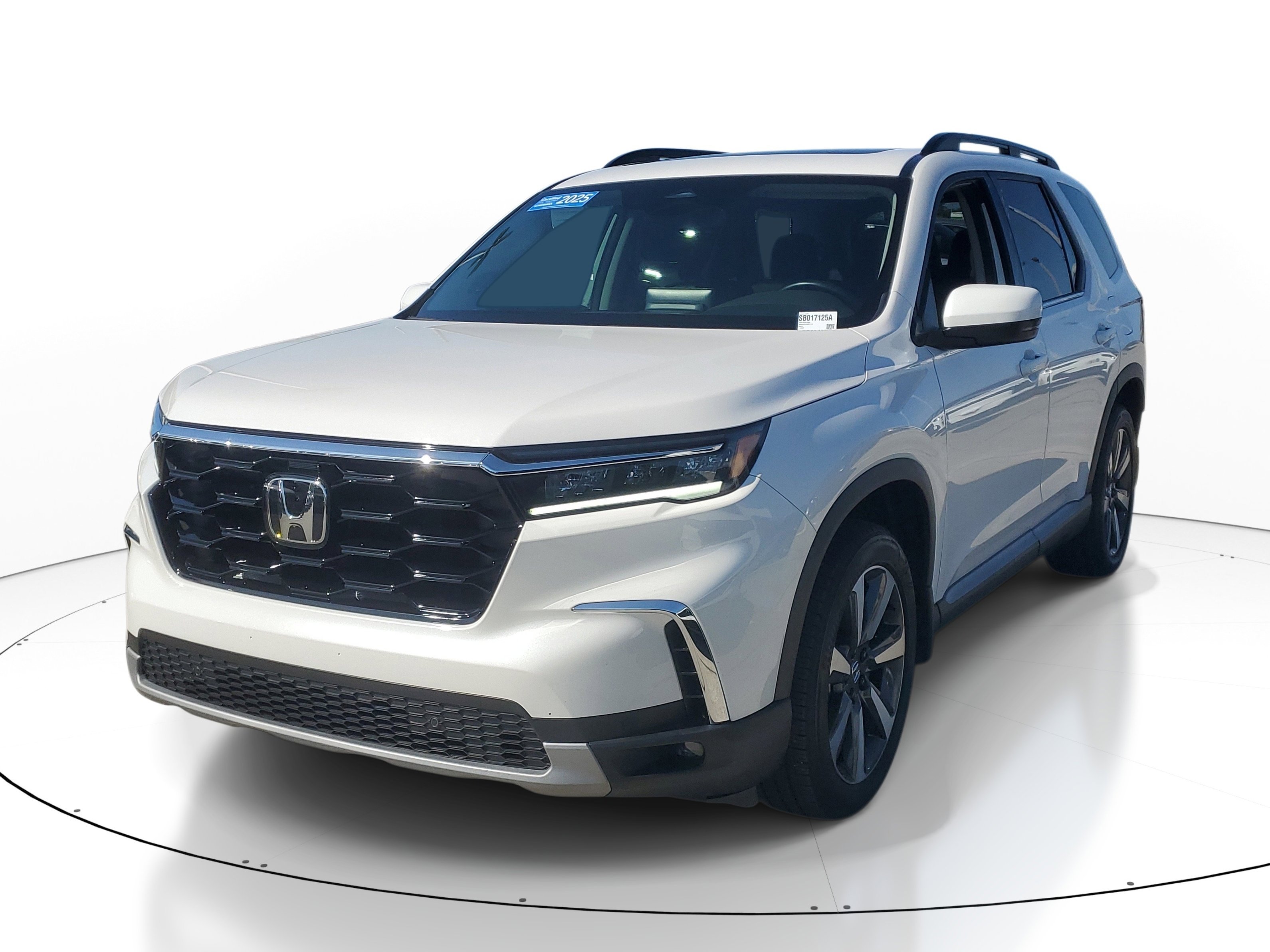 Used 2025 Platinum White Pearl Honda Touring image 2