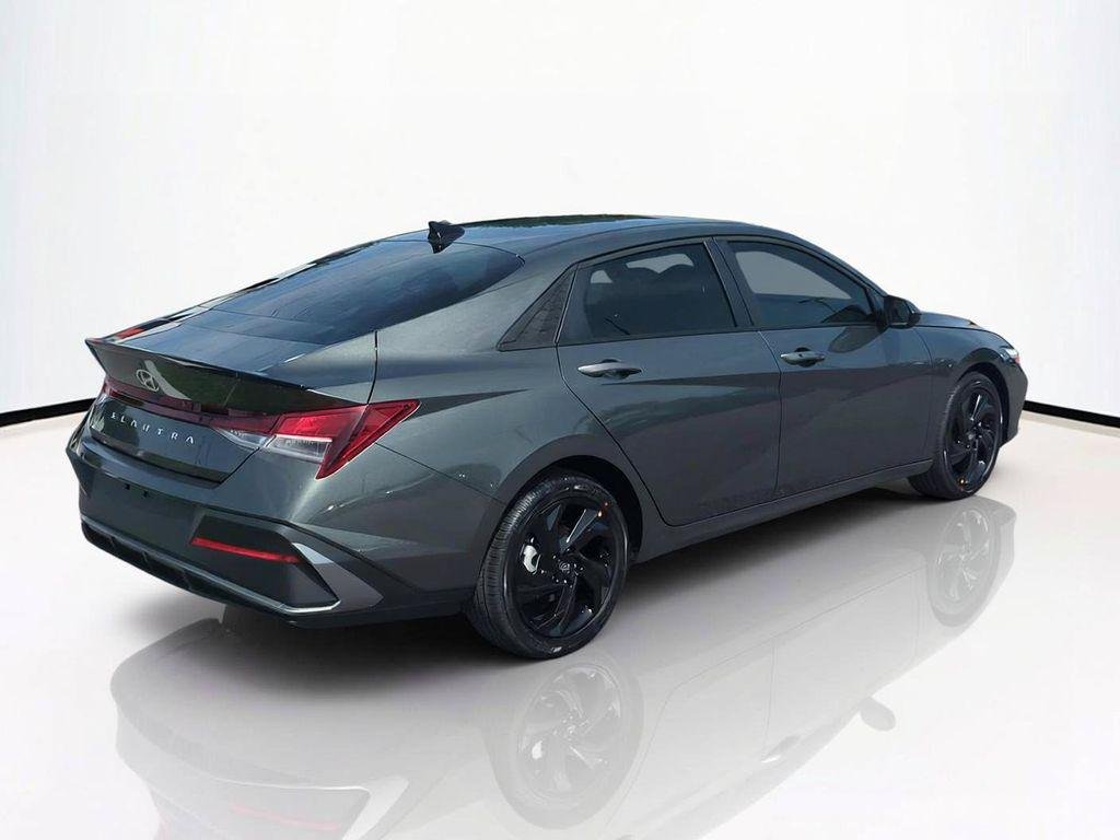 New 2026 Gray Hyundai SEL Sport Plus image 5