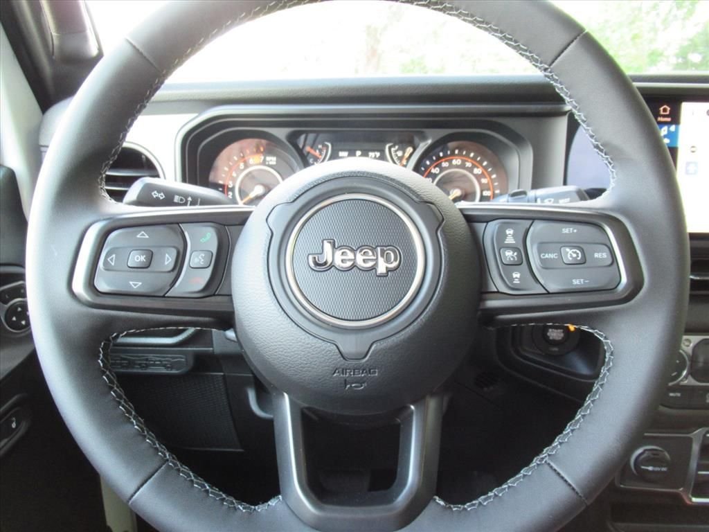 New 2026 Bright White Clear-Coat Exterior Paint Jeep Sport S image 22