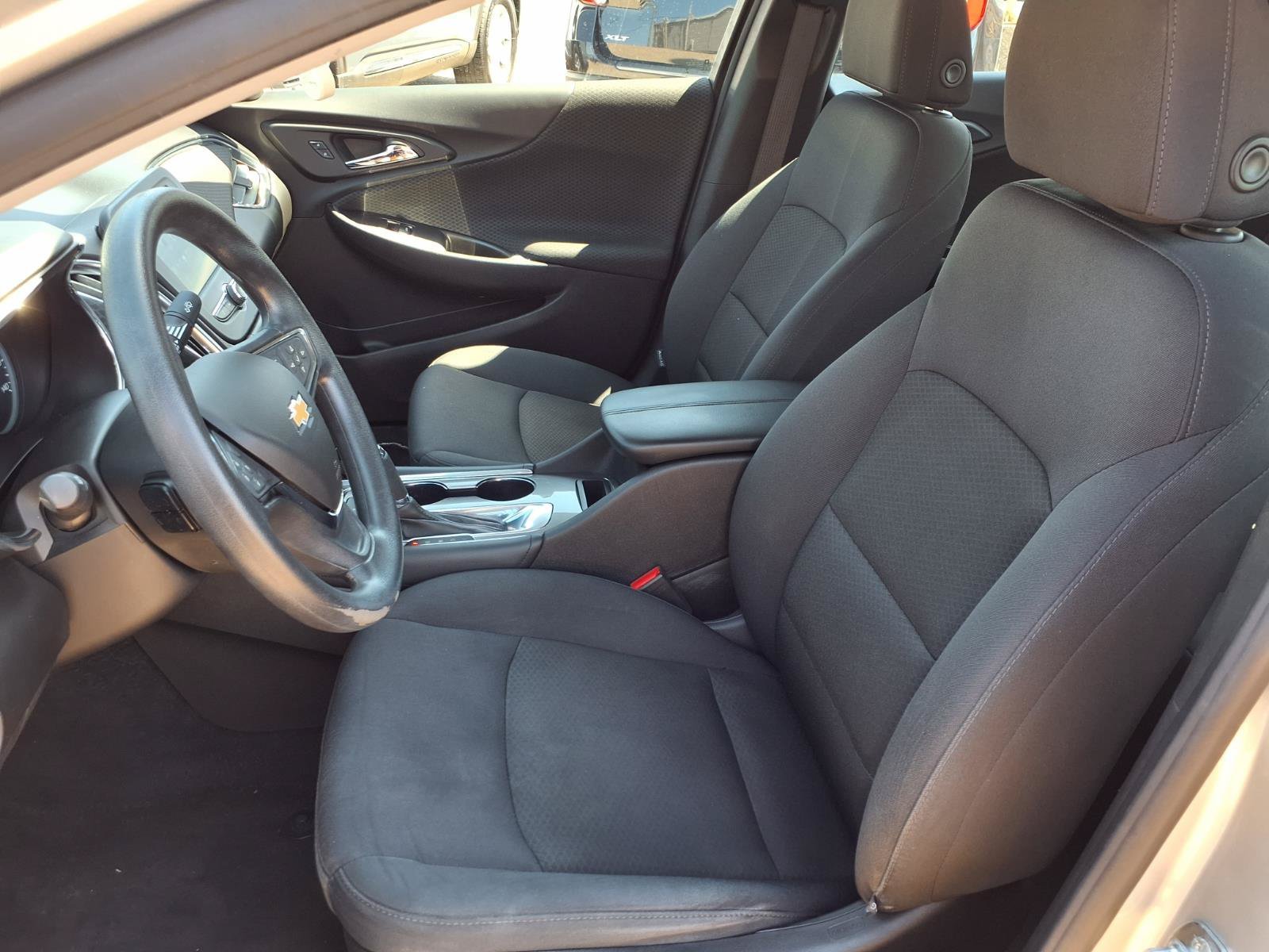 Used 2016 Silver Ice Metallic Chevrolet LT image 3