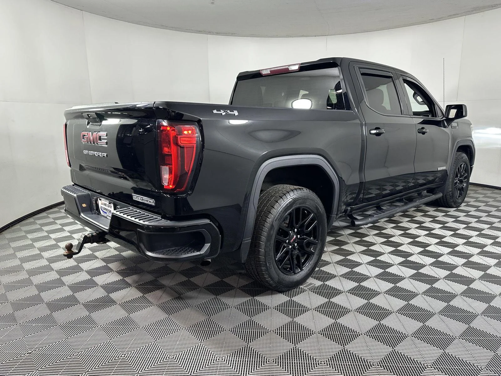 Used 2020 Onyx Black GMC Elevation image 21