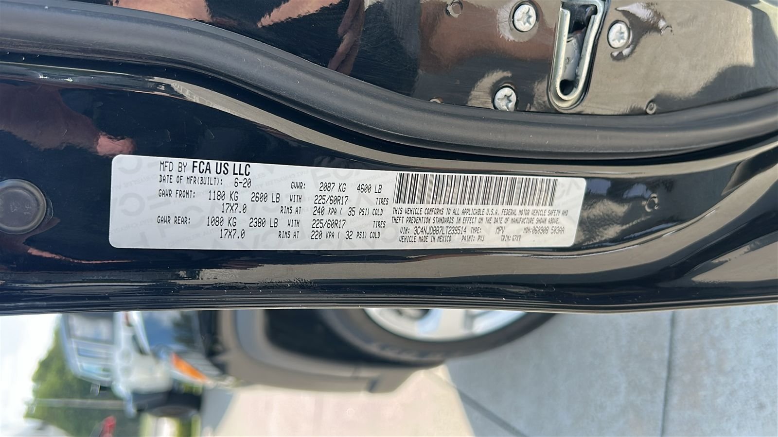 Used 2020 Black Jeep Latitude image 30