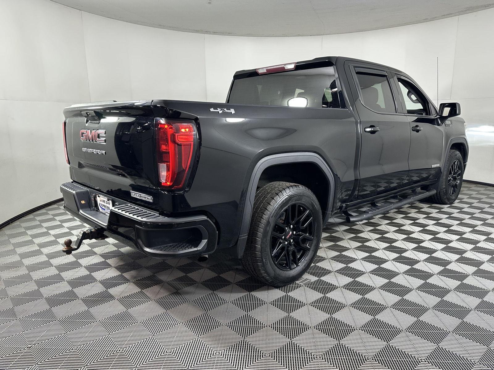 Used 2020 Onyx Black GMC Elevation image 11