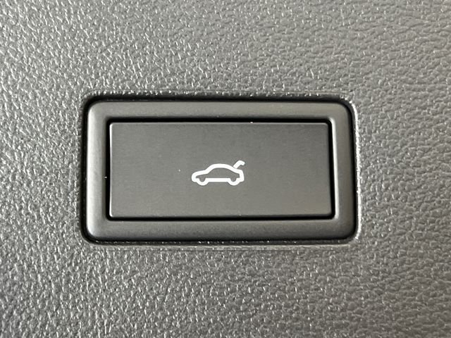 New 2026 White Volkswagen 2.0T SE w/Technology image 6