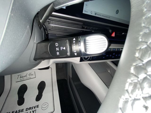 Used 2024 Black Hyundai SEL image 19