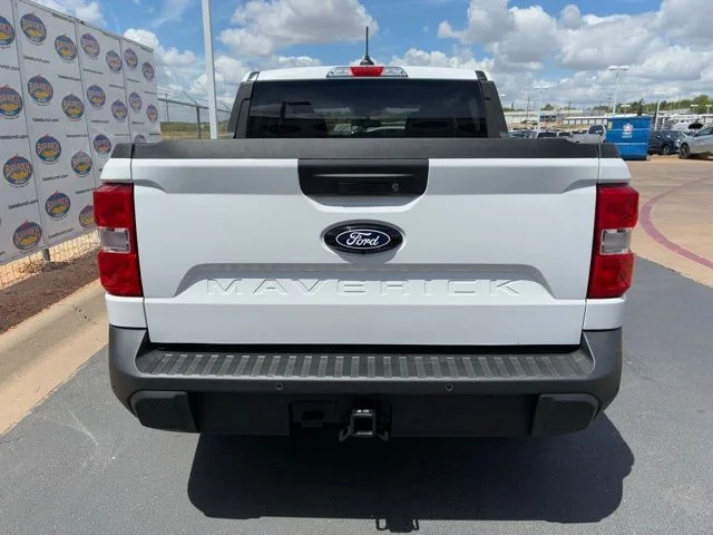 New 2026 Oxford White Ford XLT image 5